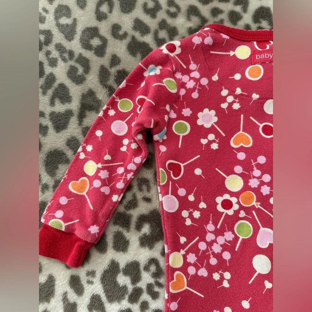 2007 babyGap Floral One Piece Footed Sleepwear in Pink Size 6-12 Months